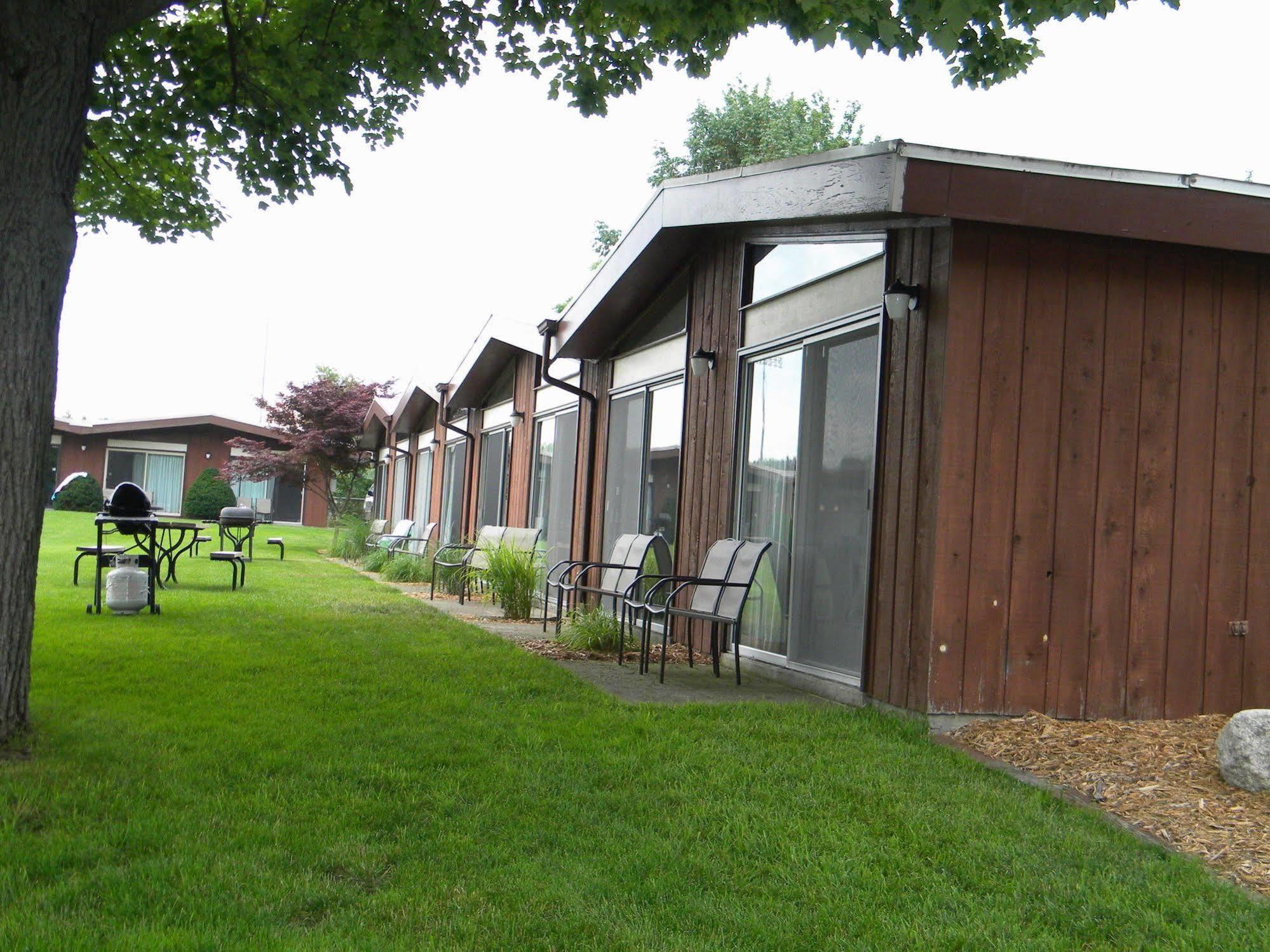 Nader'S Motel & Suites Ludington Exterior photo